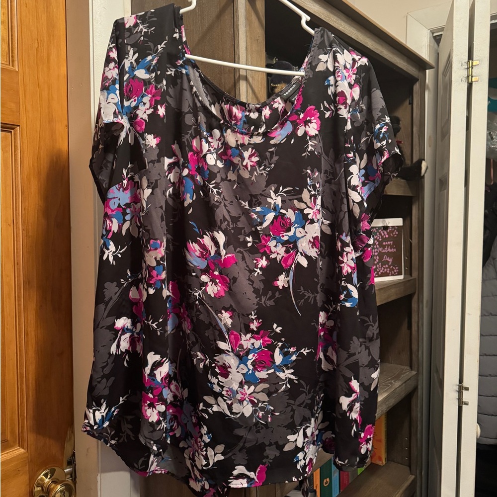 Torrid size 3 floral blouse